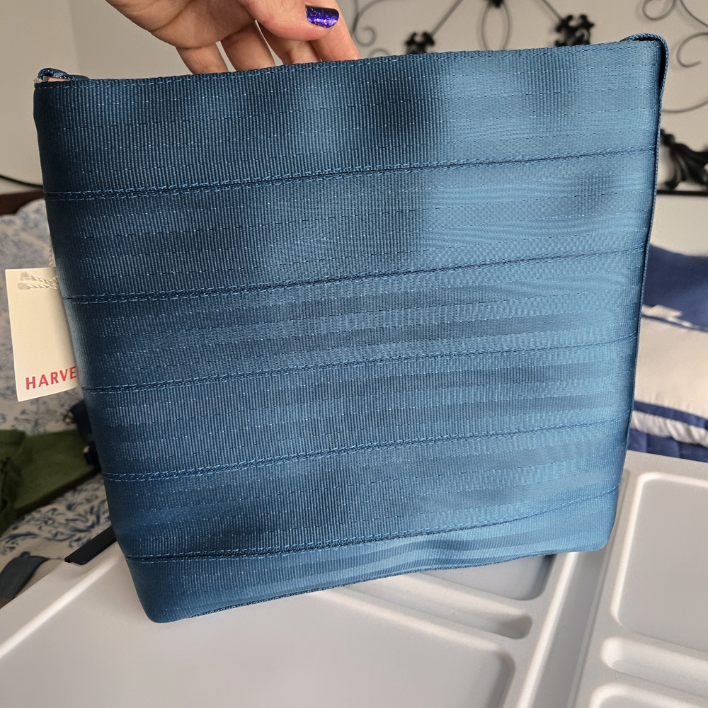 Teal Blue Men's Travel Pouch - Lightweight Zip Organizer - Picture 2 of 6